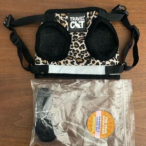 Travel cat harness and leash